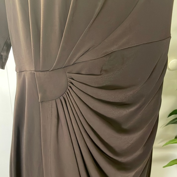 Dress barn short sleeve ruched dress in brown - Picture 5 of 7